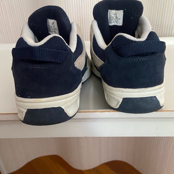 Boys / kids Utility  Sneakers in Black and Tan - Picture 12 of 12